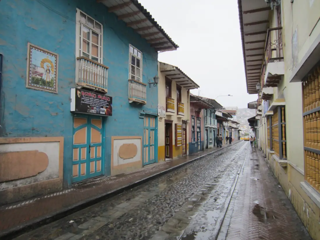 Kleurrijke straat in Zaruma